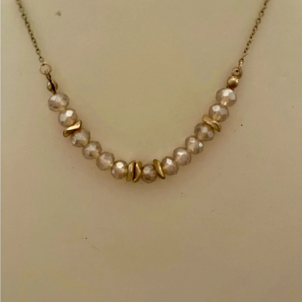 Boutique Elegant Gold and Cream Beaded Necklace-NEW